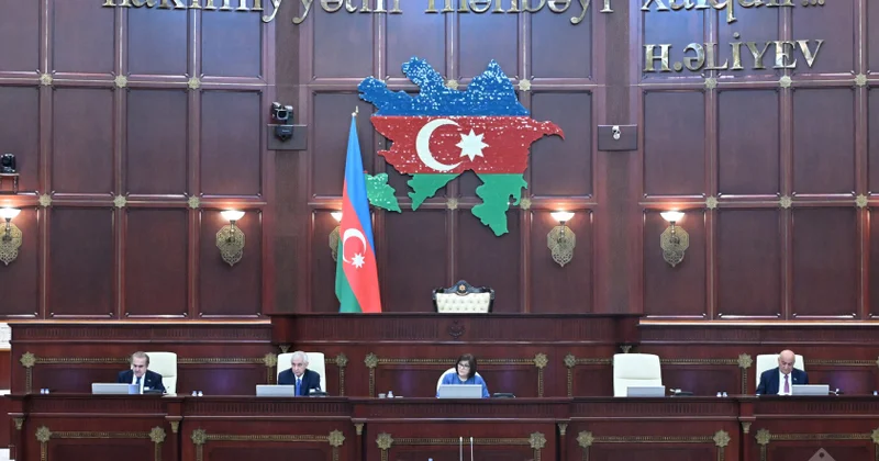 Milli Məclisin sədri: Parlamentin üzvləri kimi dövlətimizin möhkəmləndirilməsinə kömək göstərməliyik