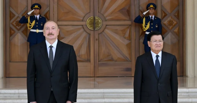 İlham Əliyev Laos Prezidentini qarşıladı FOTO /VİDEO