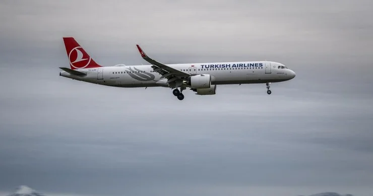 Aeroportlar yenə bağlandı Türkiyədən uçan təyyarələr geri qayıtdı