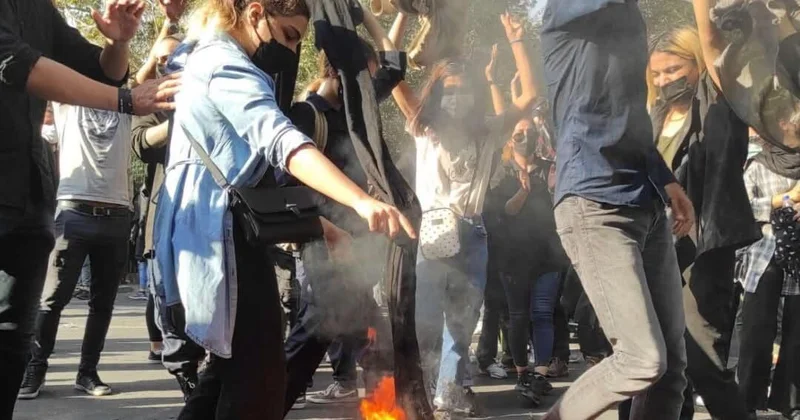 Hicab mübahisəsi: dini azadlıq, dünyəvilik və dövlətə qarşı təxribat ehtimalı
