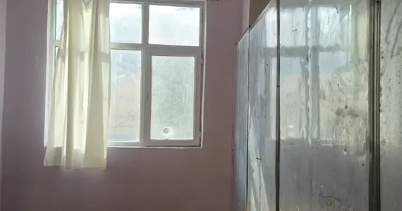 Məktəbə daş atdılar, şagirdlər xəsarət aldı Video