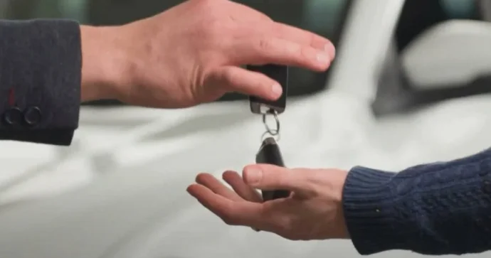 Avtomobil satışı adı ilə dələduzluq: 600 min manata yaxın ziyan vurdu