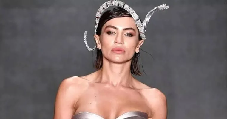 Tanınmış modeldən VALİDEYNLƏRƏ “Öz dünyagörüşünüzü övladlarınıza məcburən qəbul etdirməyin”