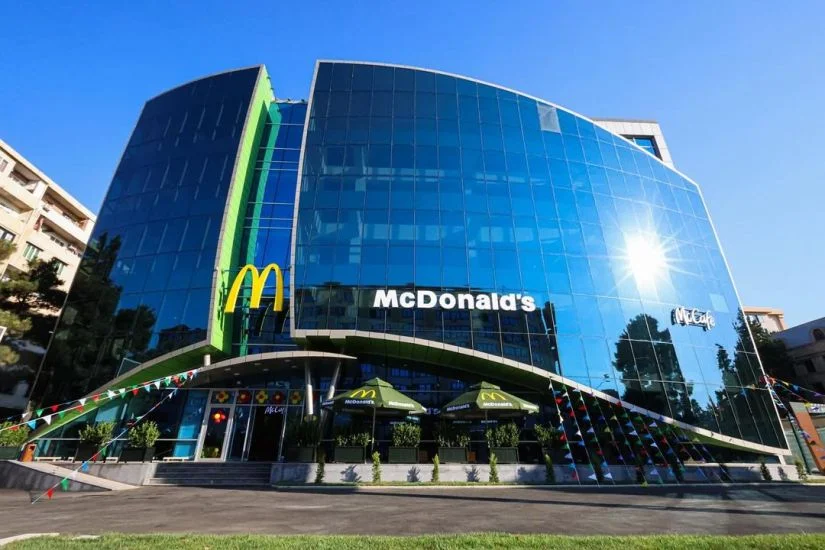 McDonald`sda Halloween bayramında uşaqların üzünə çəkilən boya müzakirələrə səbəb oldu: Allergik kontakt dermatiti yarada bilər