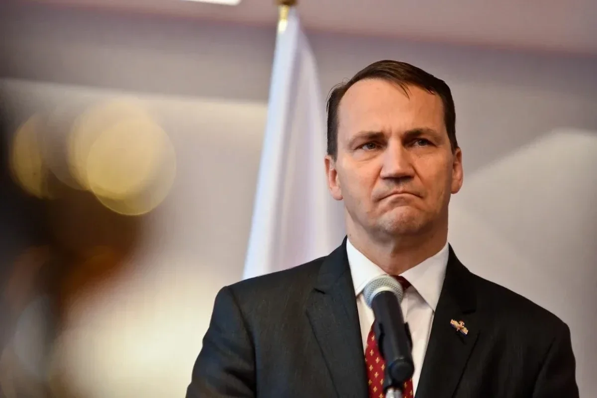 Sikorski: Aİ Xarici Əlaqələr Şurası Rusiya aktivlərinin Ukraynaya transferini müzakirə edəcək