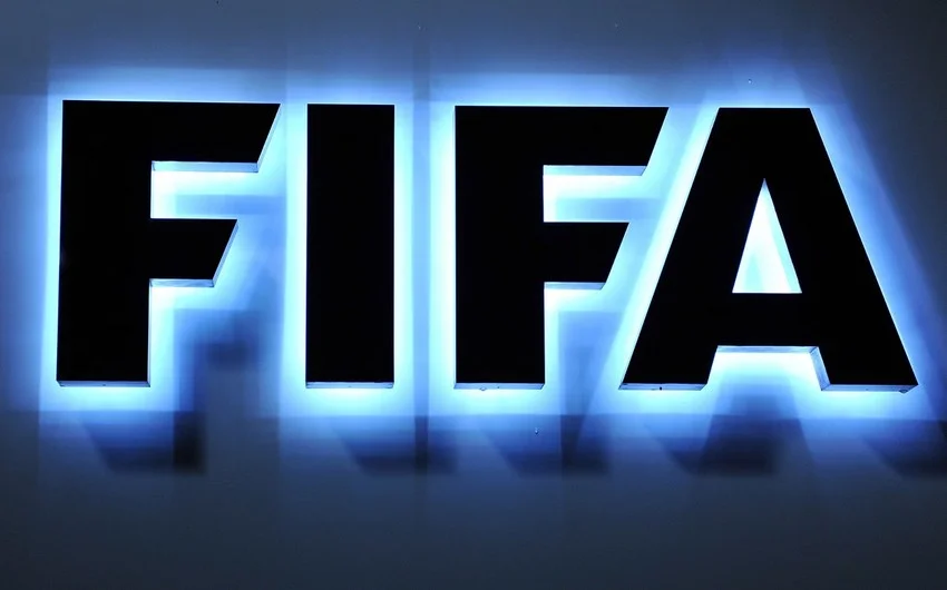 FIFA məşqçilərin VARın qərarlarına etiraz etməsinə icazə verə bilər