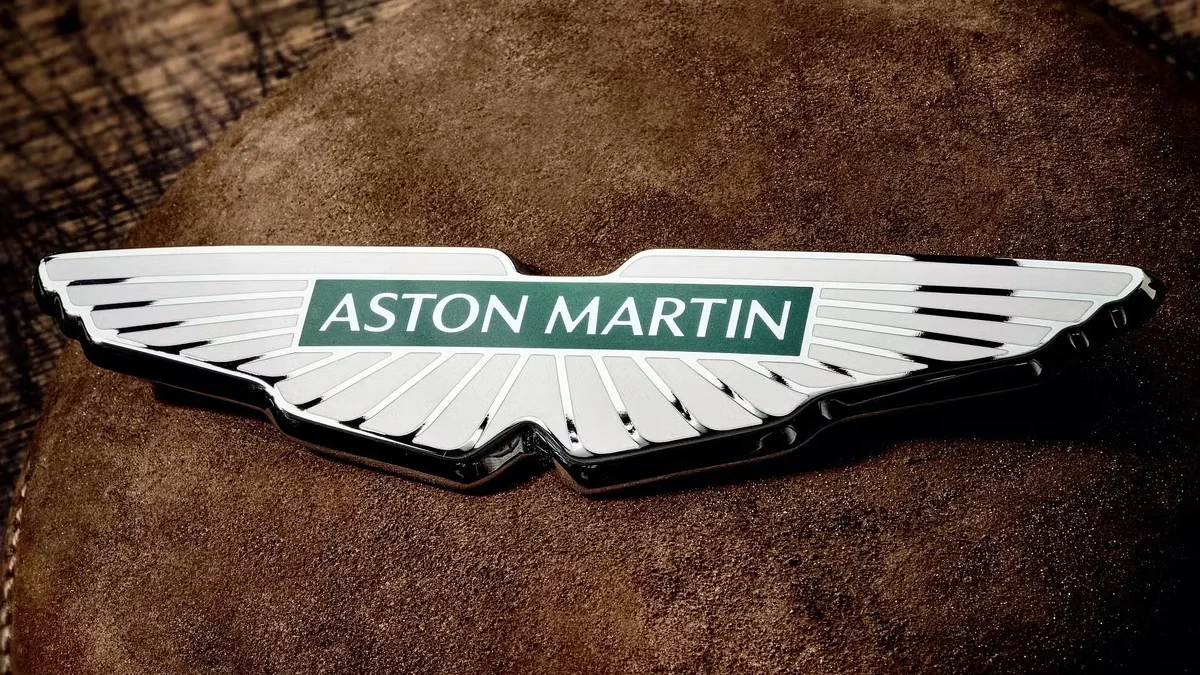 Aston Martin məşhur geyim brendi ilə əməkdaşlığını elan etdi