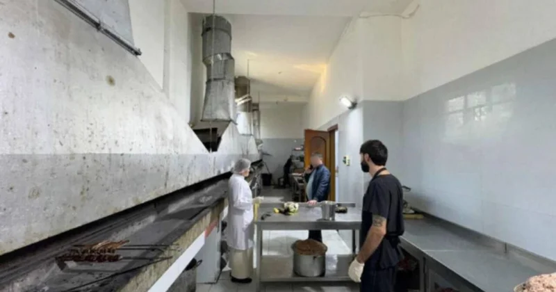 Məşhur şadlıq evində yeməkləri camış ətindən bişiriblərmiş FOTO