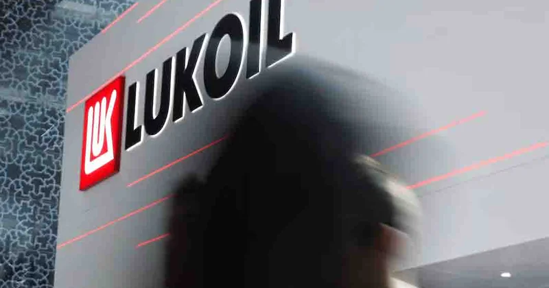 Lukoyl sanksiyalar tətbiq olunduqdan sonra ABŞ dan xarici aktivlərinin satışı üçün möhlət istəyib