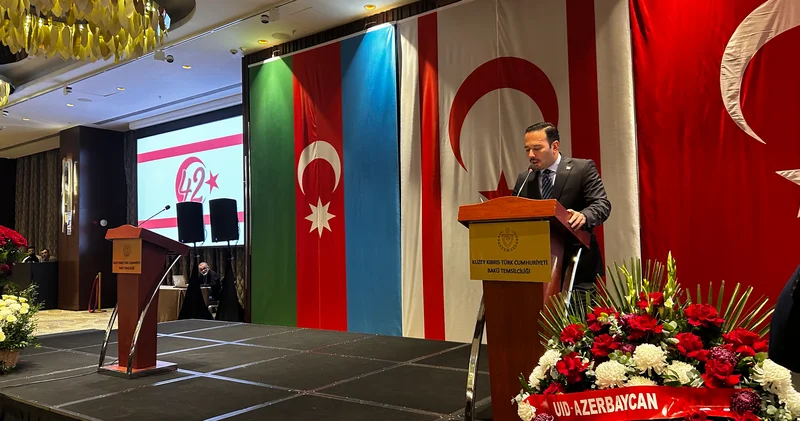 Şimali Kipr Türk Cümhuriyyətinin 42 ci ildönümü münasibətilə rəsmi tədbir keçirilir YENİLƏNİR / FOTOLAR