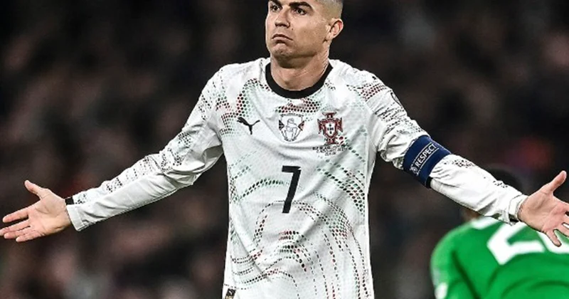 40 ildə bir hadisə Ronaldo qırmızı aldı +Video