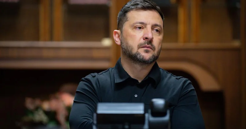 Зеленский: Никто не заставляет наших военных умирать ради руин