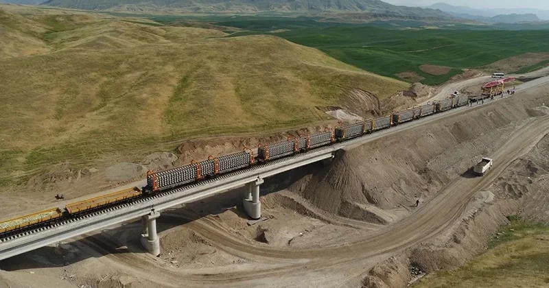 Zəngəzur dəhlizinə gedən Horadiz Ağbənd dəmiryolunun tikintisi 68% tamamlanıb
