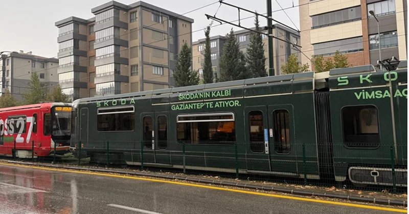 Tramvayı ildırım vurdu, sərnişinlər təxliyə edildi Video