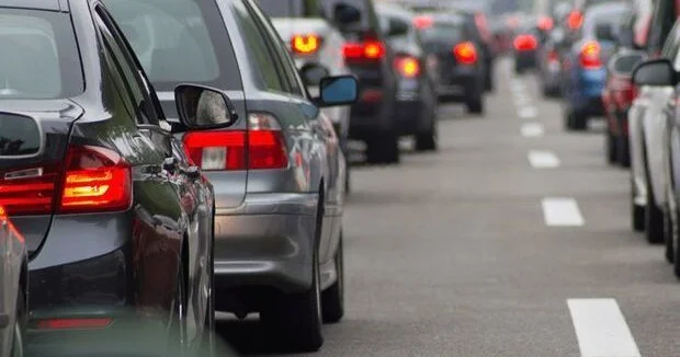 Sürücülərin DİQQƏTİNƏ: Paytaxt yollarında tıxac var