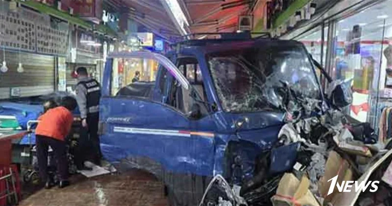 В Южной Корее при наезде грузовика на рынке пострадали 20 человек