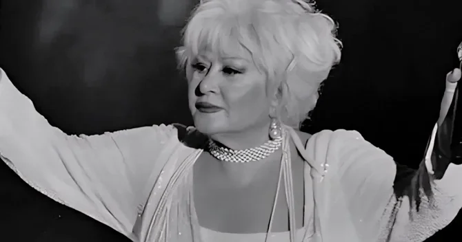 Ad günündə vəfat edən müğənni atasının yanında dəfn ediləcək