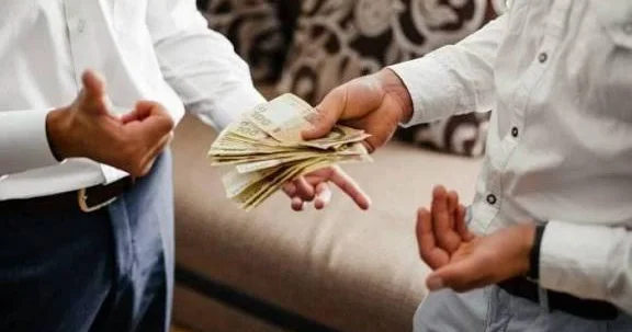 Borcu olanların nəzərinə