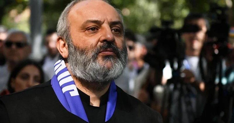 Суд Армении продлил содержание под стражей архиепископа Галстаняна