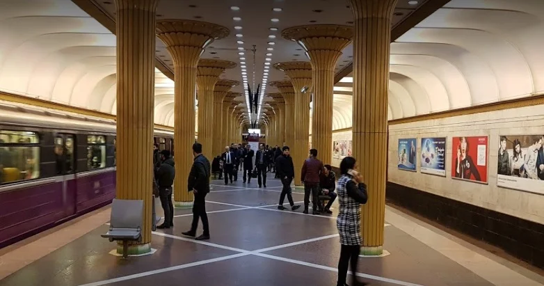 Metronun bu stansiyasının əsas çıxışlarından biri bağlandı