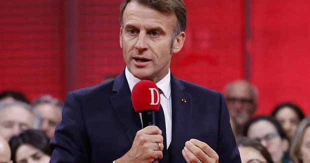 Makron növbəti müharibənin yerini açıqladı