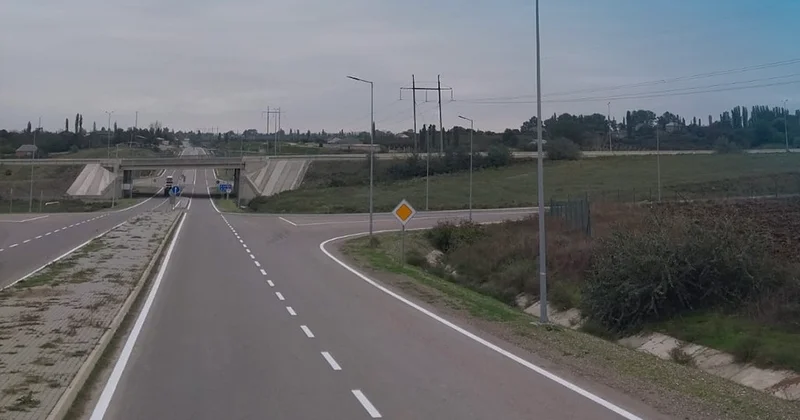 Quba şəhərində yol nişanlanma işləri aparılır FOTO