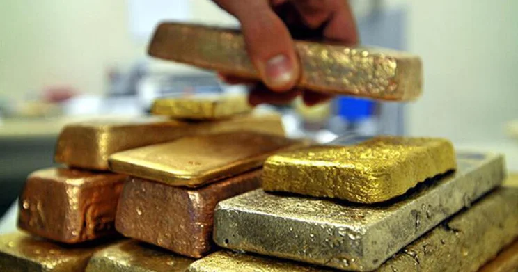 Gümüşün qiyməti rekordu yeniləyərək 54 dolları keçib