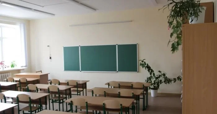 Rusiyada müəllimin şagirdlərə qarşı zorakılıq etdiyinin ANBAAN VİDEOSU