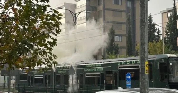 Sərnişinləri daşıyan nəqliyyata ildırım düşdü