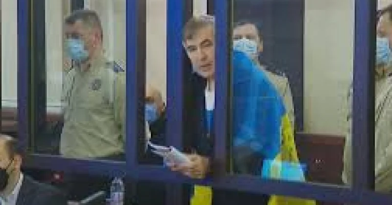 Саакашвили просит Зеленского