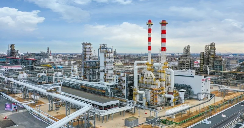 SOCAR “Lukoyl”un zavodunu almaq istəyir?