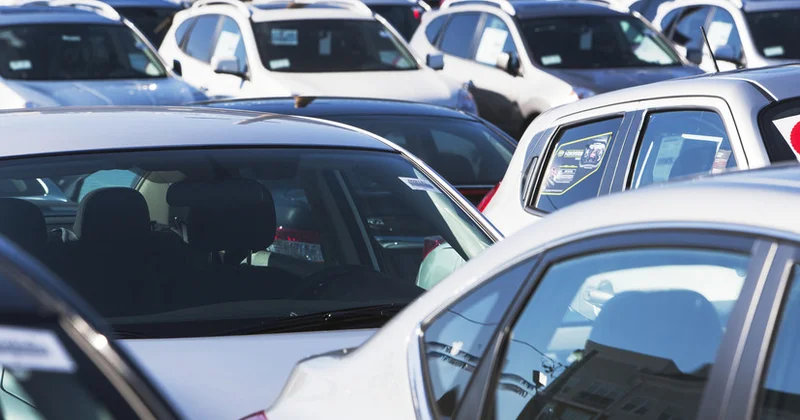 Rusiyada yeni minik avtomobillərinin orta qiyməti rekord həddə çatıb