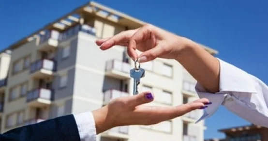 “Məhkəməsiz eviniz əlinizdən alınır notariusun icra qeydi borclular üçün yeni tələyə çevrilib!” Bu yazını mütləq oxuyun!