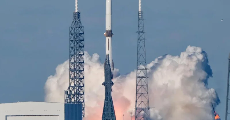 “Blue Origin” şirkəti NASA nın iki kosmik aparatı ilə birlikdə nəhəng raketini Marsa göndərib