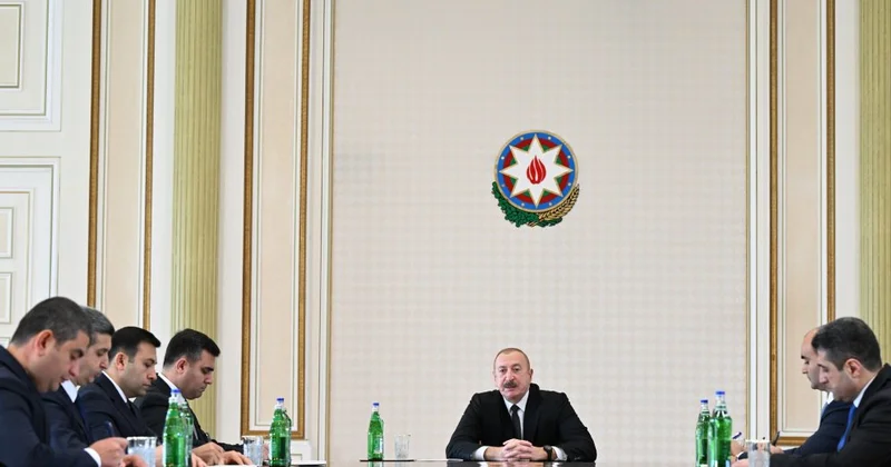 Hər bir rəhbər şəxs üçün əsas meyarlar xalqa xidmət etmək, xalqla bir yerdə olmaqdır