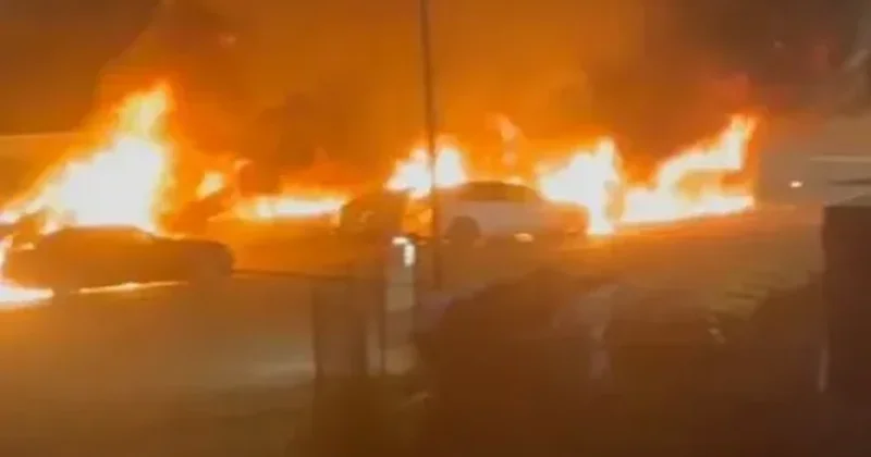 Fransada “Tesla“ salonunun dayanacağında 20 dən çox avtomobil yandı