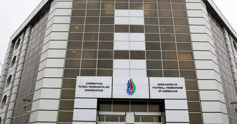 Neftçi nin baş məşqçisi cəzalandırılıb