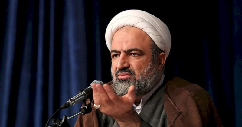 İranda sözü ilə əməli düz gəlməyən deputat biabır oldu