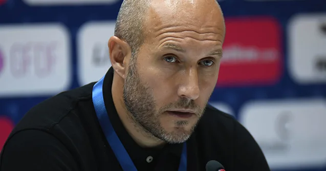 Neftçi nin baş məşqçisi 4 oyunluq cəzalandı Klub 10 min manat cərimələndi