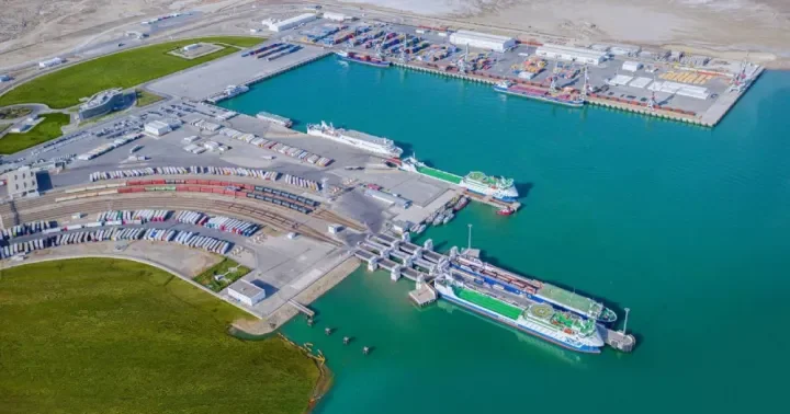 Bakı Limanı daha çox yük aşırıb