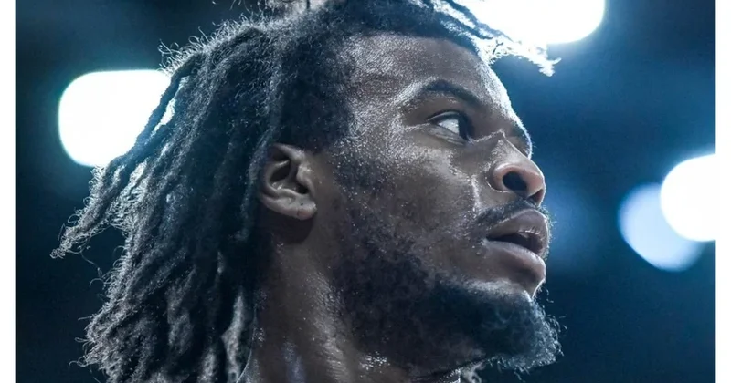 NTD amerikalı basketbolçu Ey Cey Makki ilə yollarını ayırdı