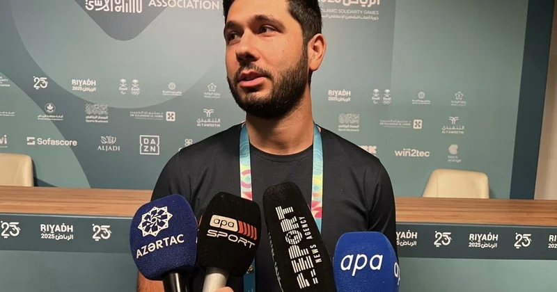 İslamiadanın azərbaycanlı rəsmisi: Mənə deyirlər ki, yenə sizinkilər...