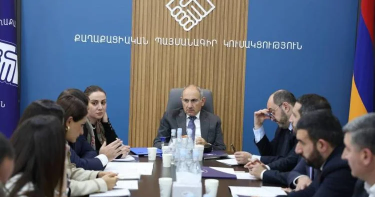 Paşinyan komanda yoldaşlarına boşanmağı qadağan etdi...