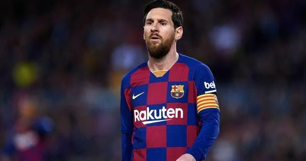 Президент "Барселоны" заявил, что Месси заслуживает памятника на "Камп Ноу"