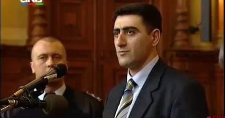 21 il sonra Ramil Səfərova işarə etdilər: Ermənistan Macarıstan matçında təxribat