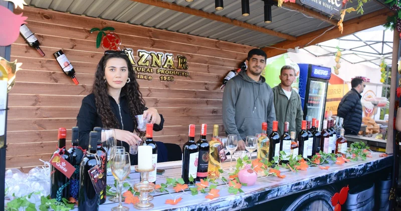 Гёйчай в цвету гранатов