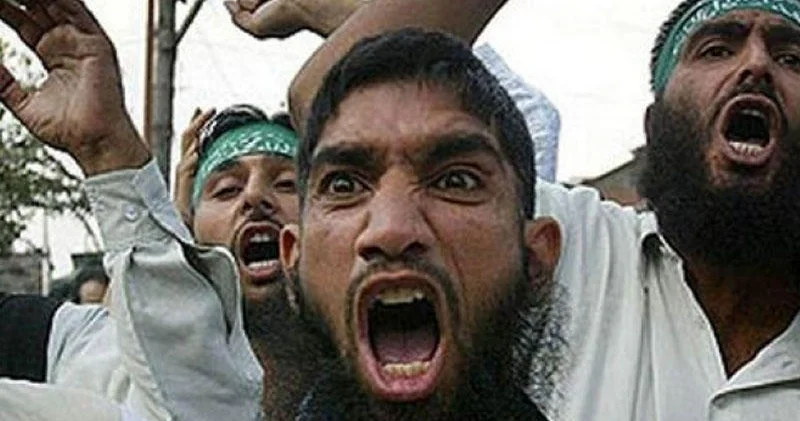 Son vaxtlar radikal dini cərəyanlara qoşulanların sayı niyə durmadan artır? EKSPERT AÇIQLADI