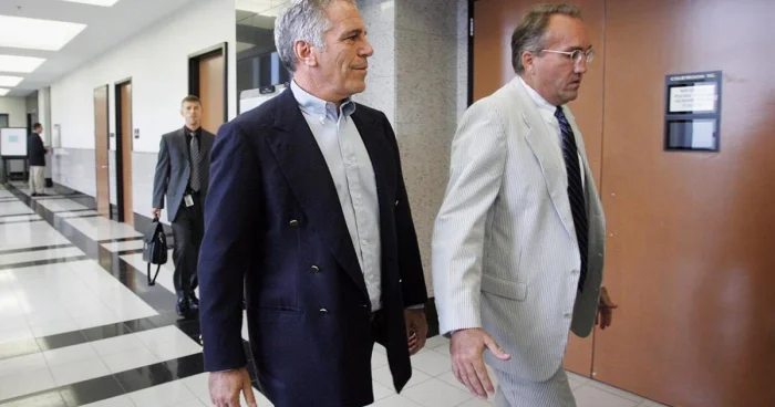 Politico: “Epşteyn Tramp barədə Rusiyaya məlumat təklif edirmiş”