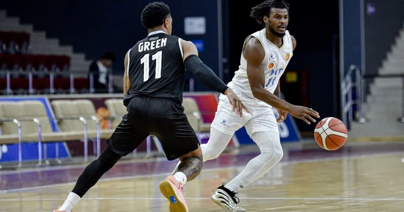 Азербайджанский клуб расстался с американцем