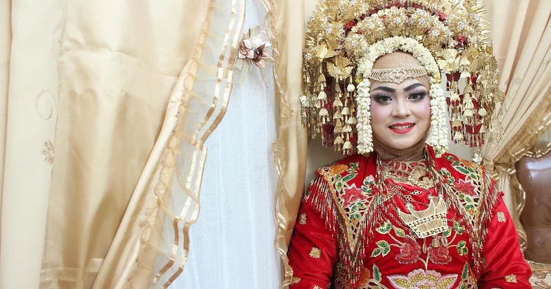 Bu ölkədə kişilər cehiz aparır, qadınlar toy edir FOTOlar